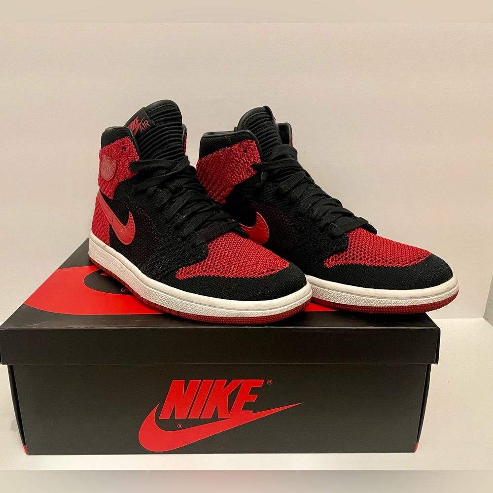 Like New!!! Jordan 1 Retro High 8W/6.5M OG Flyknit Bred 2017
